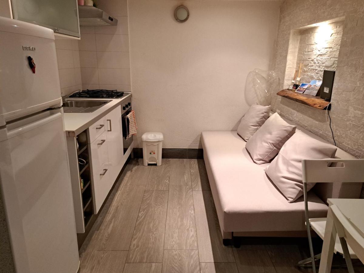 Toledo 27, A Due Passi Da Piazza Del Plebiscito Apartment Napoli Ngoại thất bức ảnh