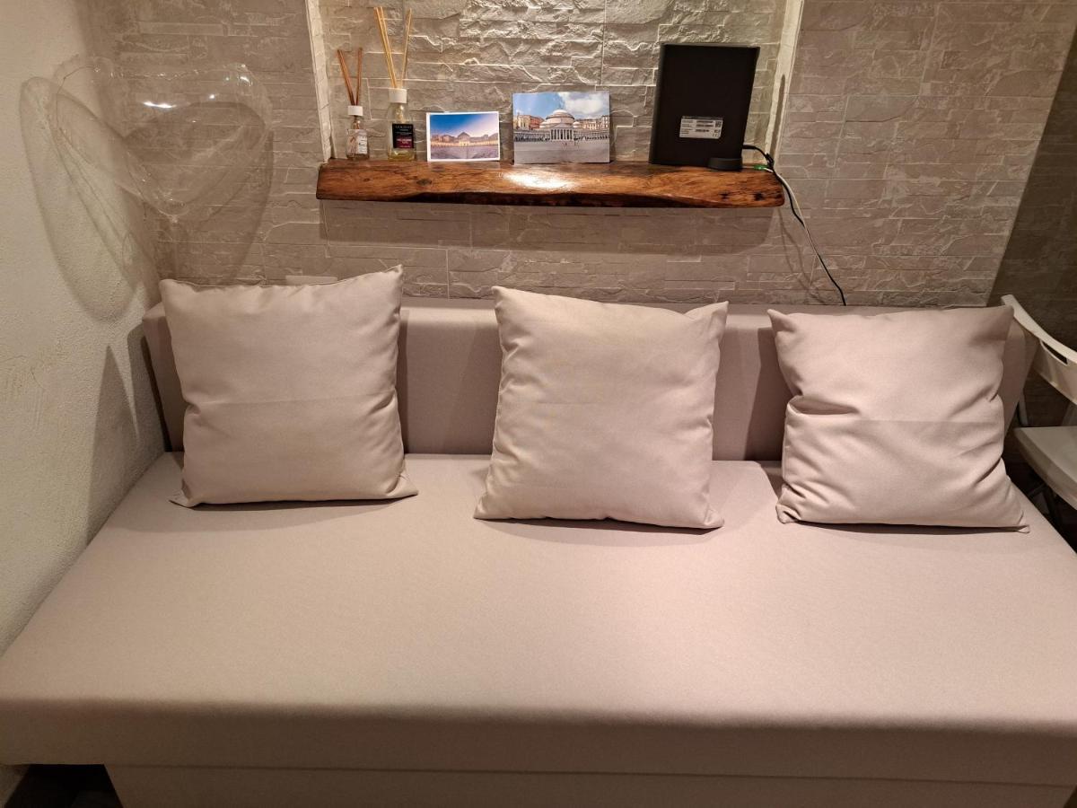 Toledo 27, A Due Passi Da Piazza Del Plebiscito Apartment Napoli Ngoại thất bức ảnh